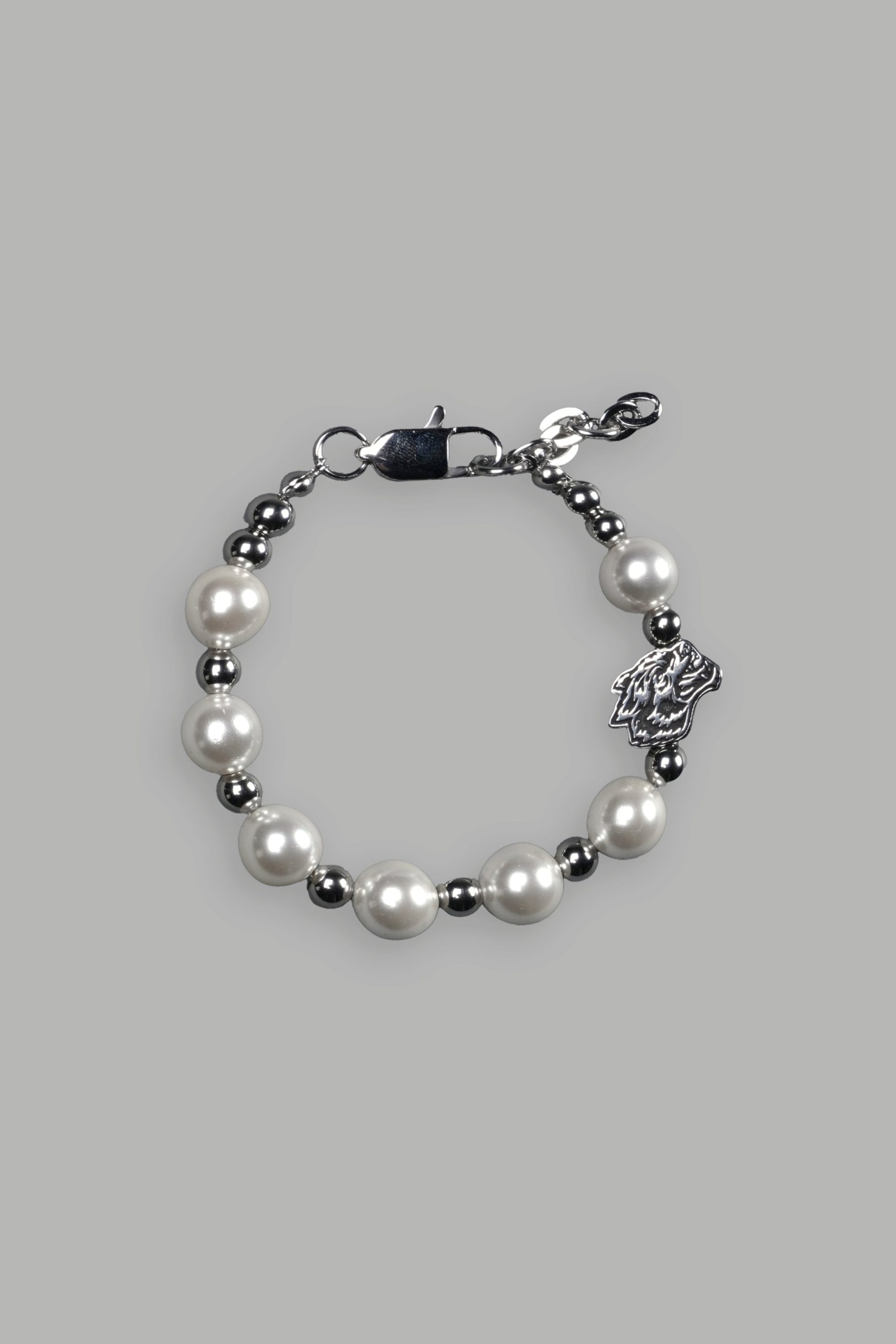 She Wolf Head Bracelet in Pearl