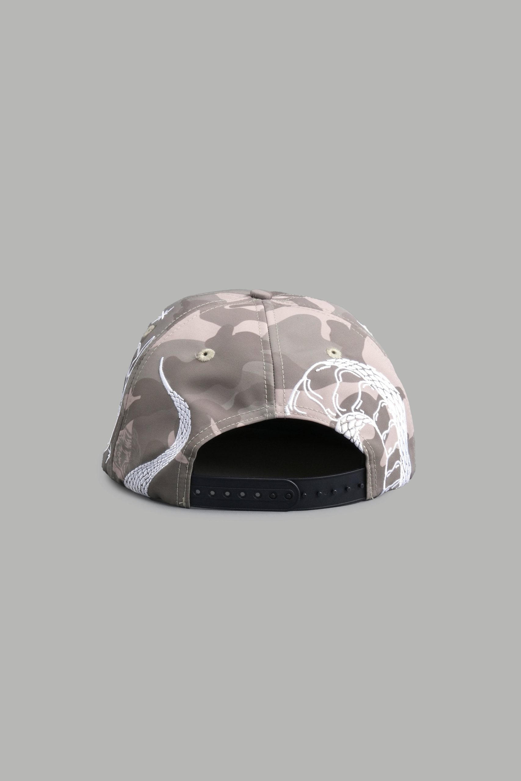 Oni Wolves Paradise Hat in Lush Vintage Woodland Camo - Image 3