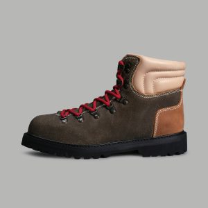 Von Wolf Boots in Brown/Tan