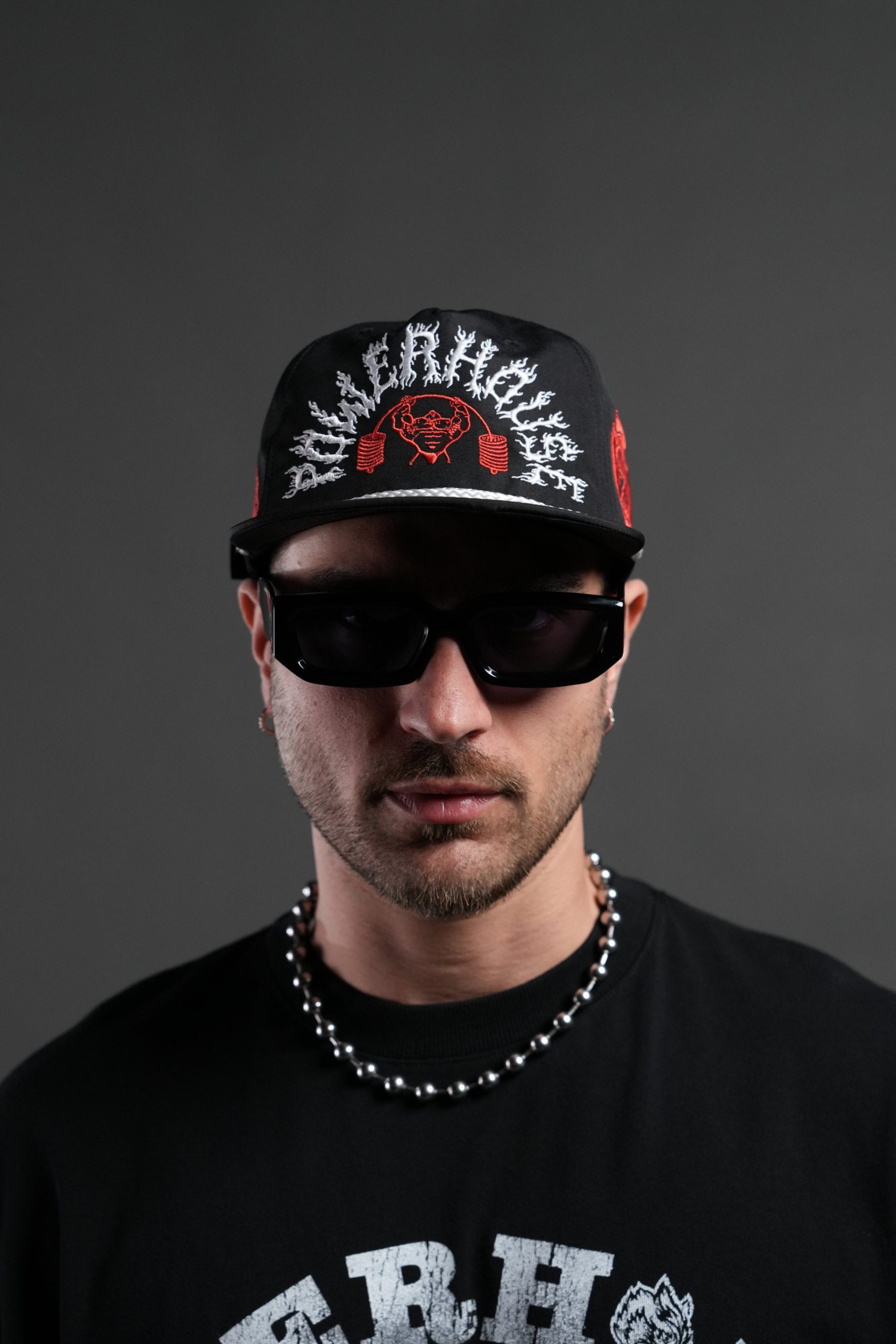 Powerhouse Paradise Hat in Black - Image 2