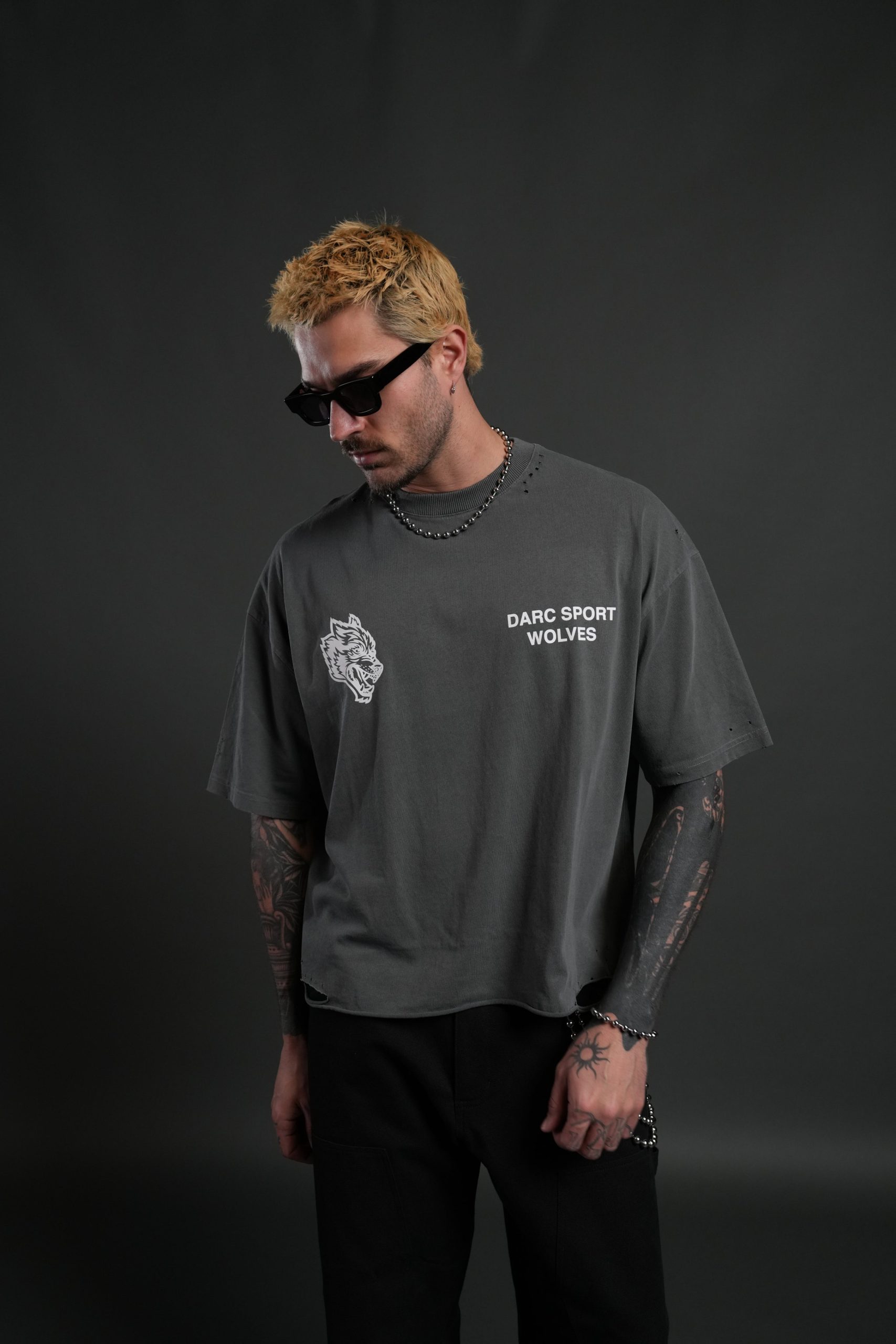 Sangrado Distressed Grunge Box Cut Tee in Slate Gray - Image 2