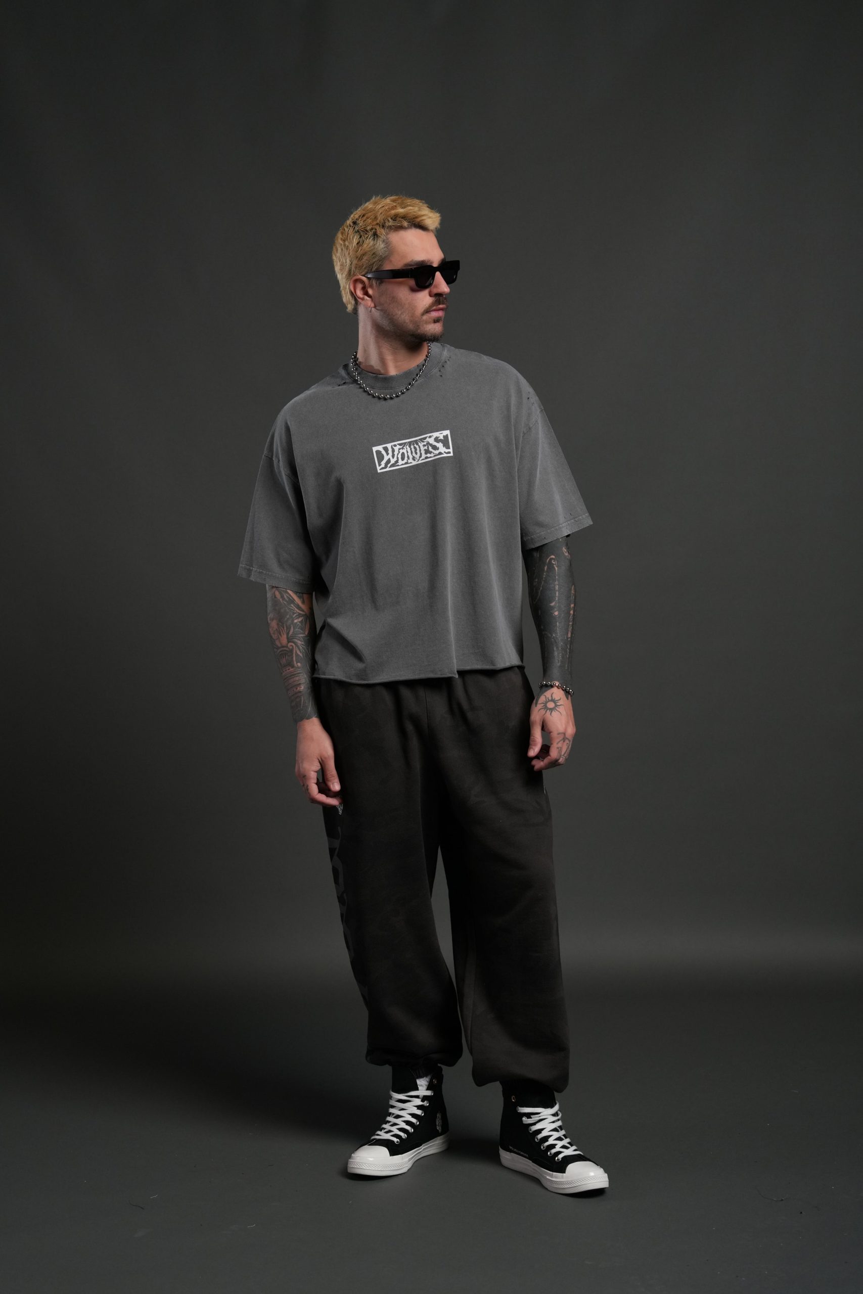 Midnight Wolves Distressed Grunge Box Cut Tee V2 in Slate Gray - Image 5