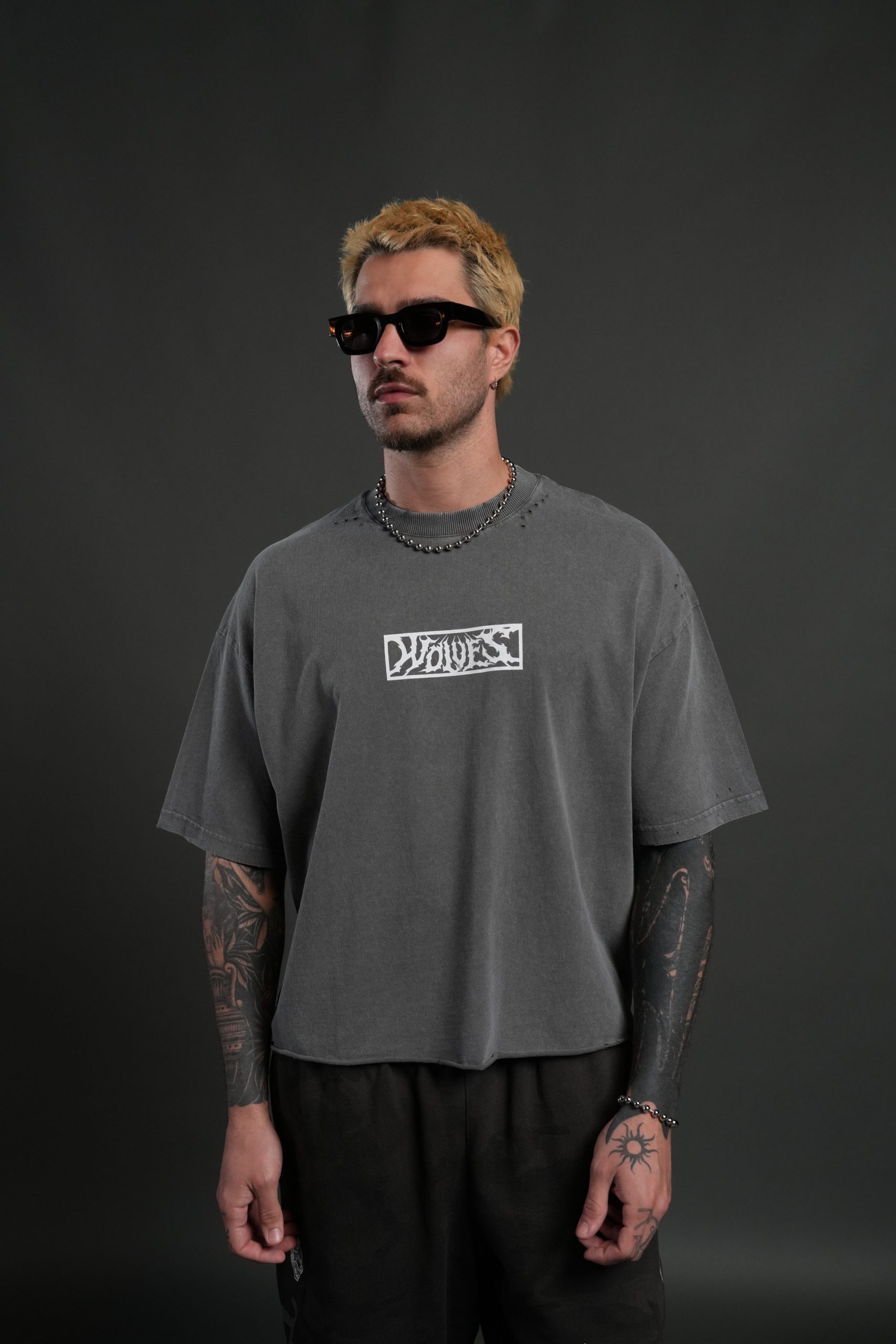 Midnight Wolves Distressed Grunge Box Cut Tee V2 in Slate Gray - Image 4