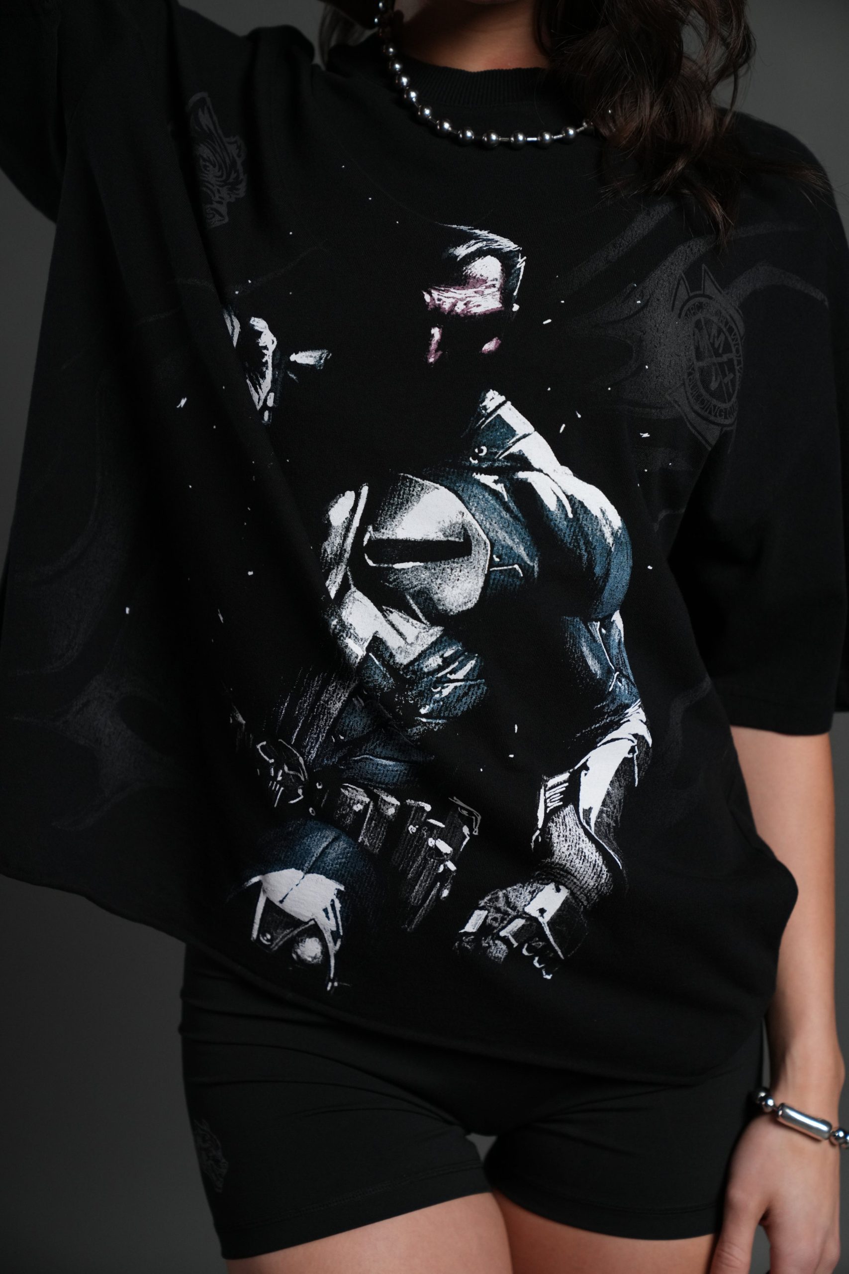 Punisher Grunge Mid-Length Raw Hem Tee in Black - Image 15