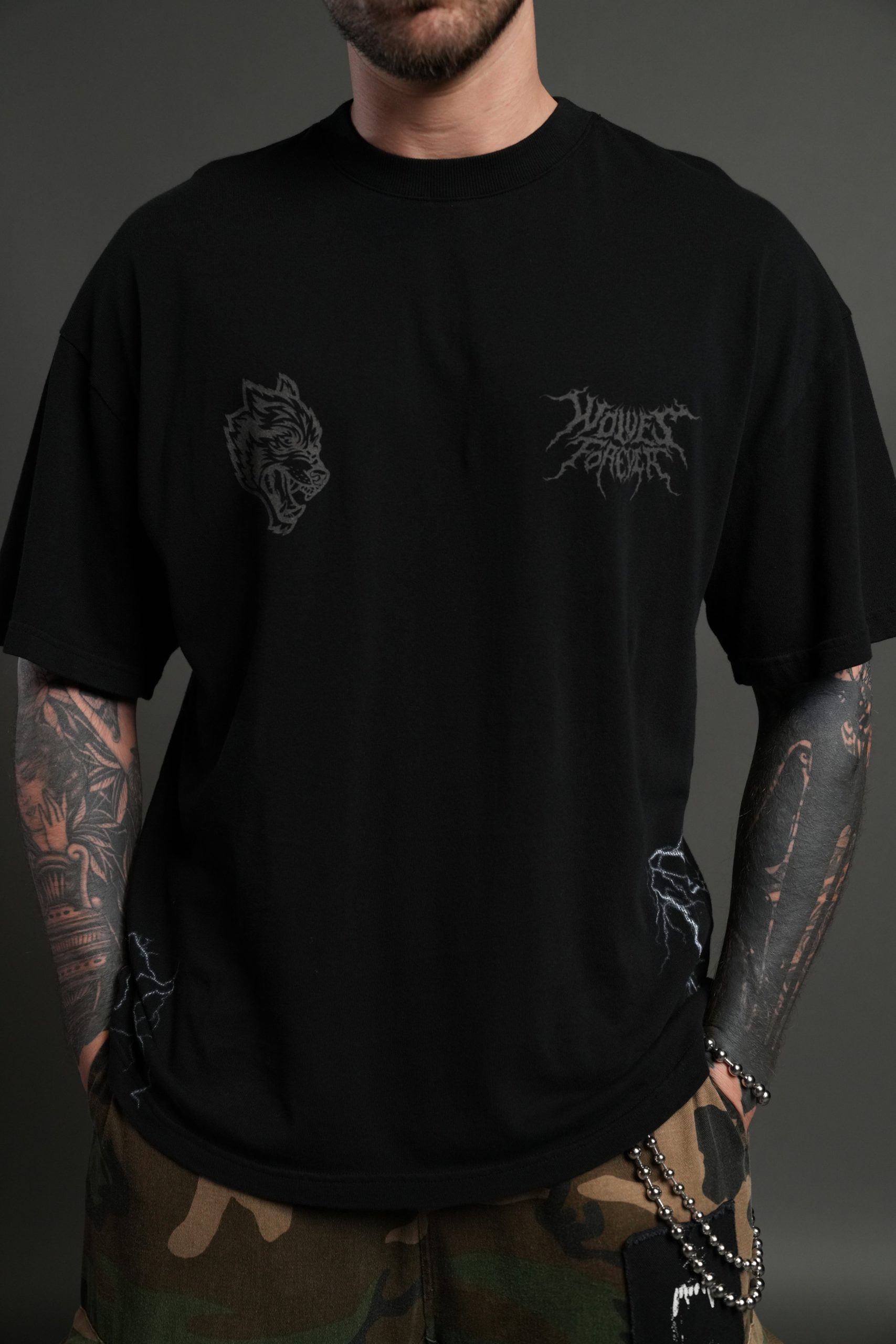 Darc Akuma Side By Side Series Premium Oversized Tee in Black - Image 9