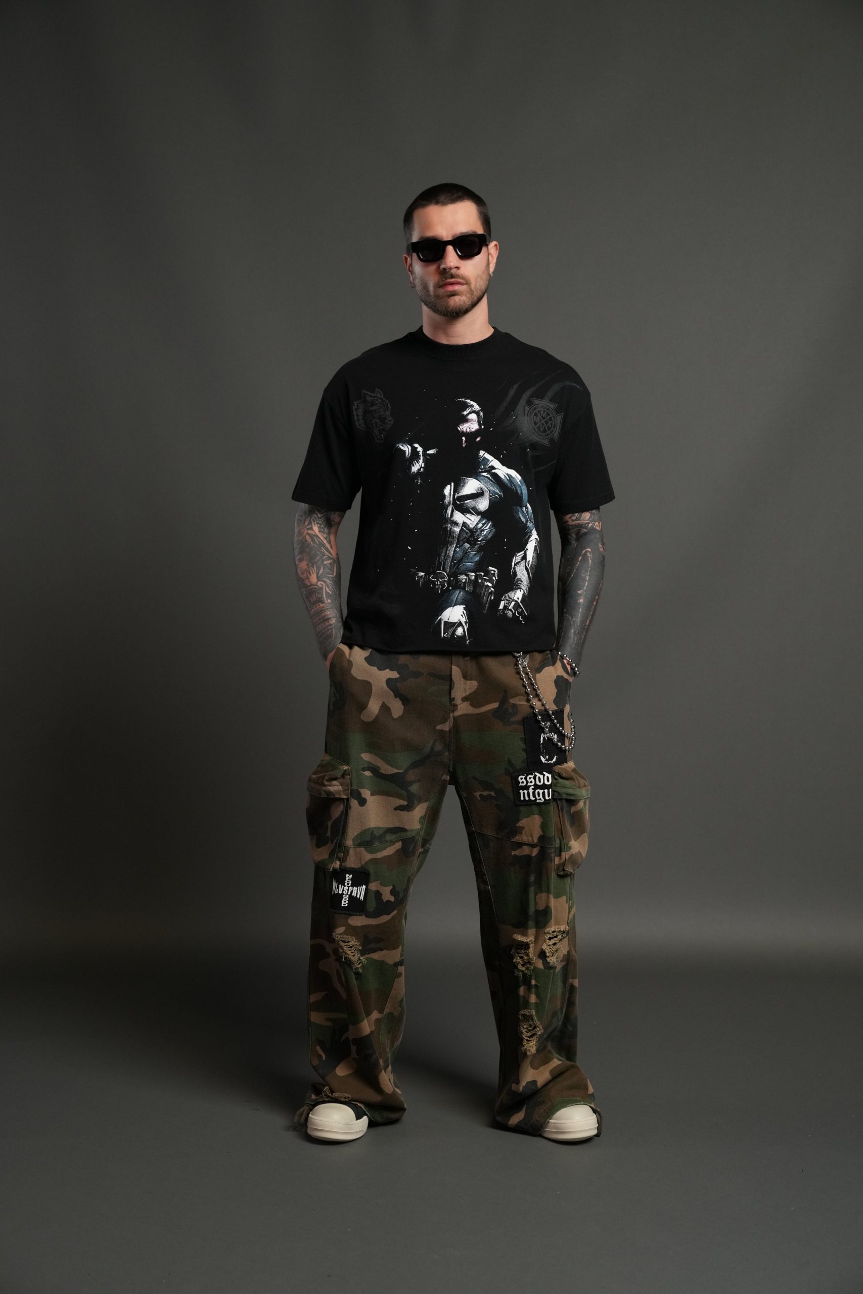 Punisher Grunge Mid-Length Raw Hem Tee in Black - Image 5