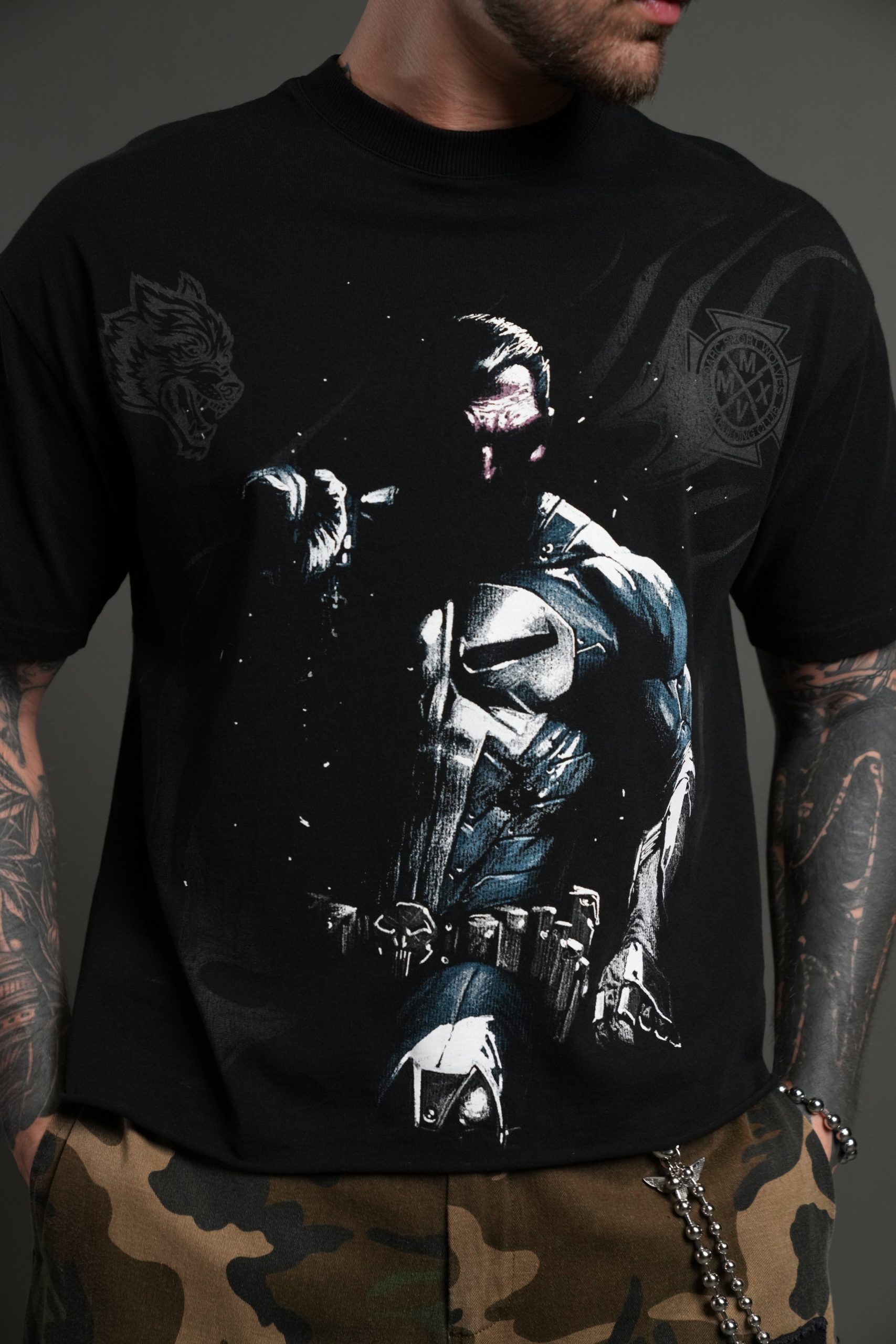 Punisher Grunge Mid-Length Raw Hem Tee in Black - Image 13