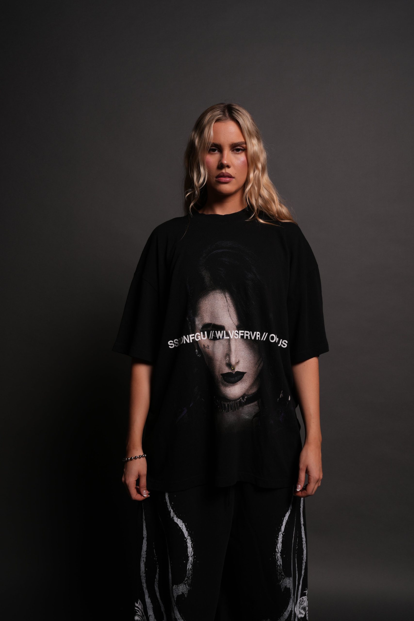Ripley Premium Oversized Tee in Black - Image 9