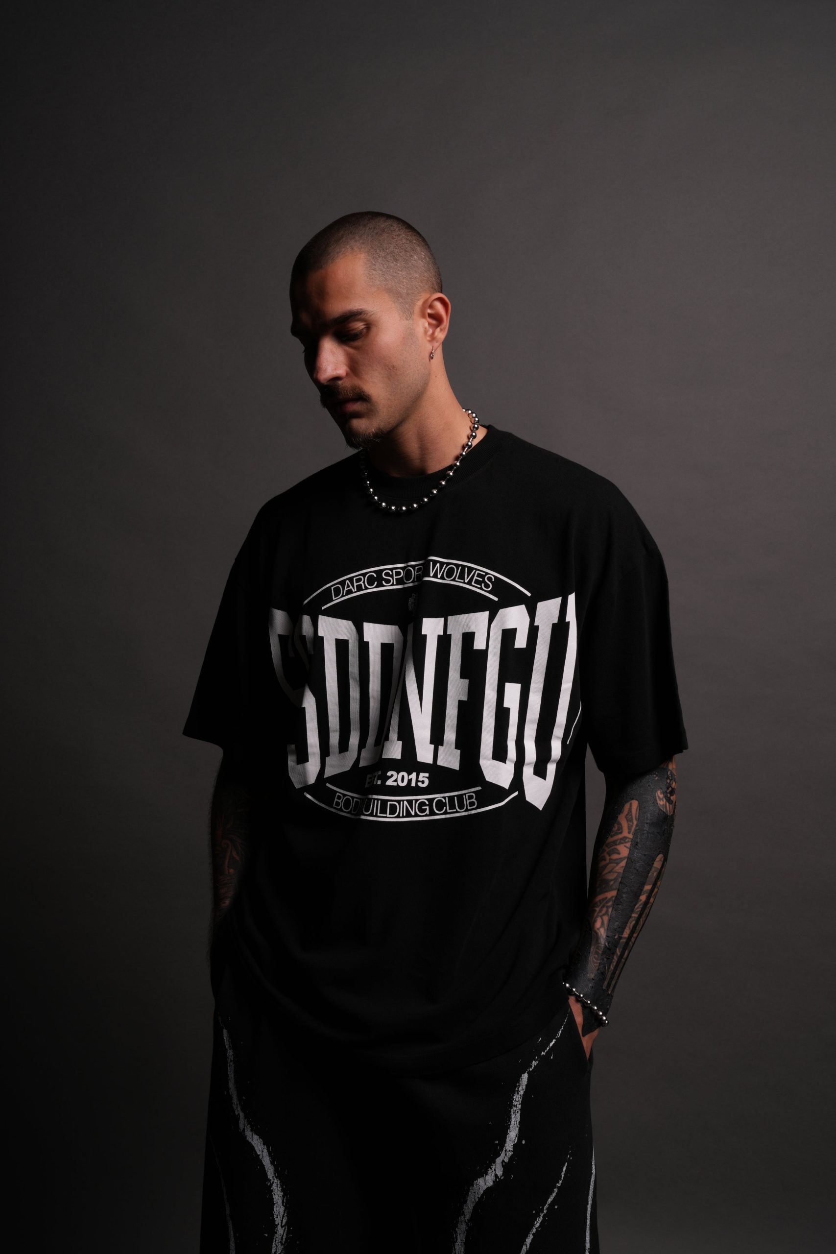 SSDDNFGU FRVR Premium Oversized Tee in Black - Image 2