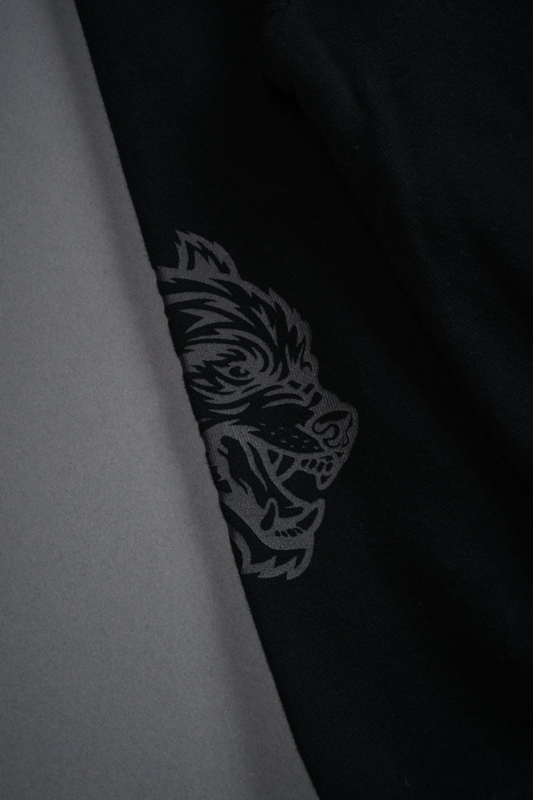 Powerhouse of the Wolves Destroyed Oversized London Crewneck in Black - Image 16