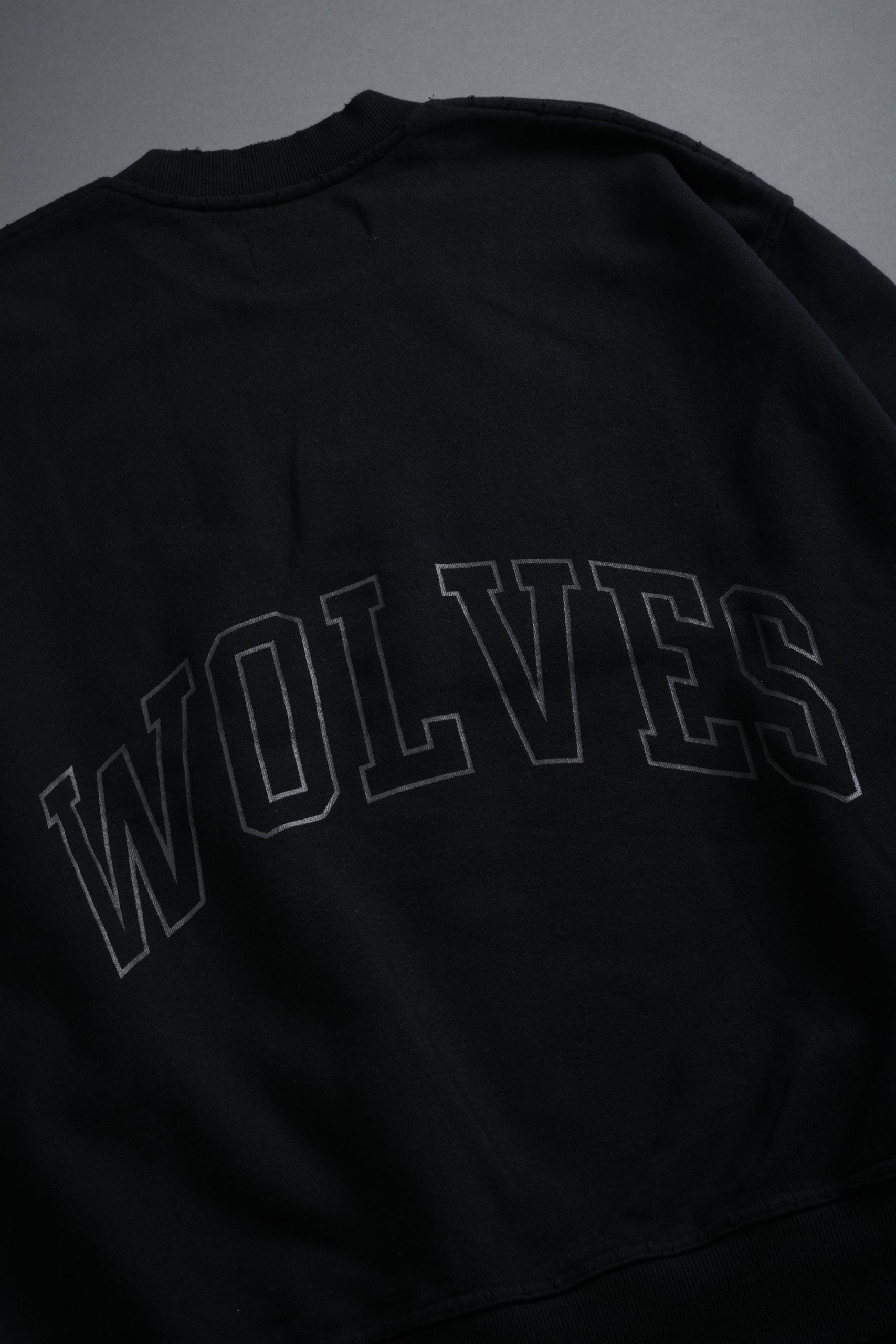 Powerhouse of the Wolves Destroyed Oversized London Crewneck in Black - Image 18