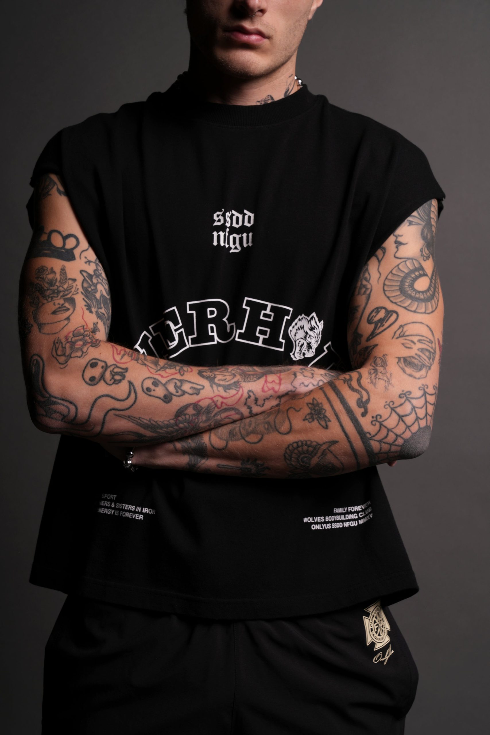 Powerhouse Wolves Premium Box Cut Muscle Tee in Black - Image 7