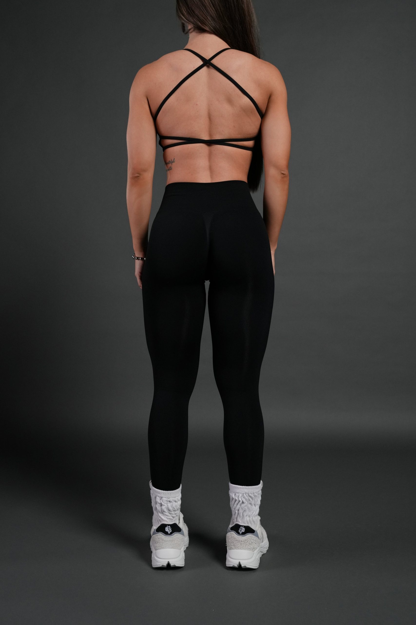 Wolves Pyramid Skylar Soft Seamless Leggings in Black - Image 3