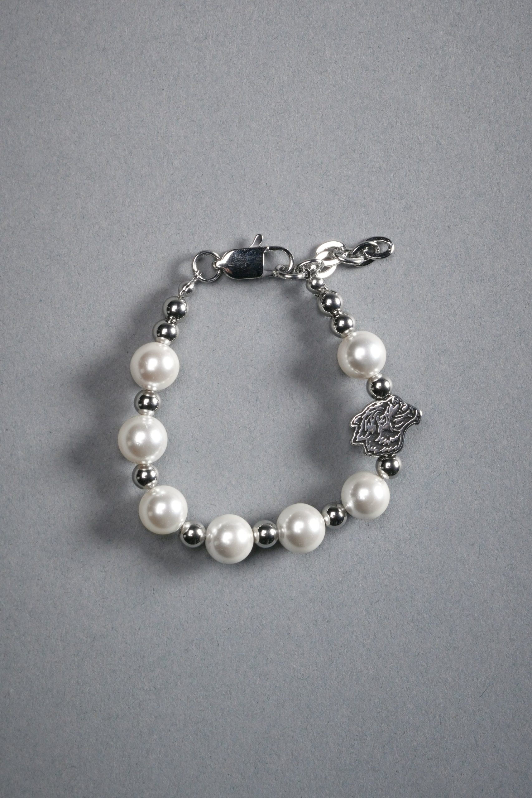 She Wolf Head Bracelet in Pearl - Image 2